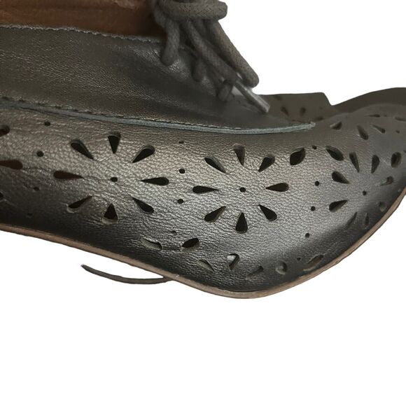 Lucky Brand Pewter Peony Laser Cut Leather Peep Toe Heels Office Party 9.5 - Picture 9 of 14